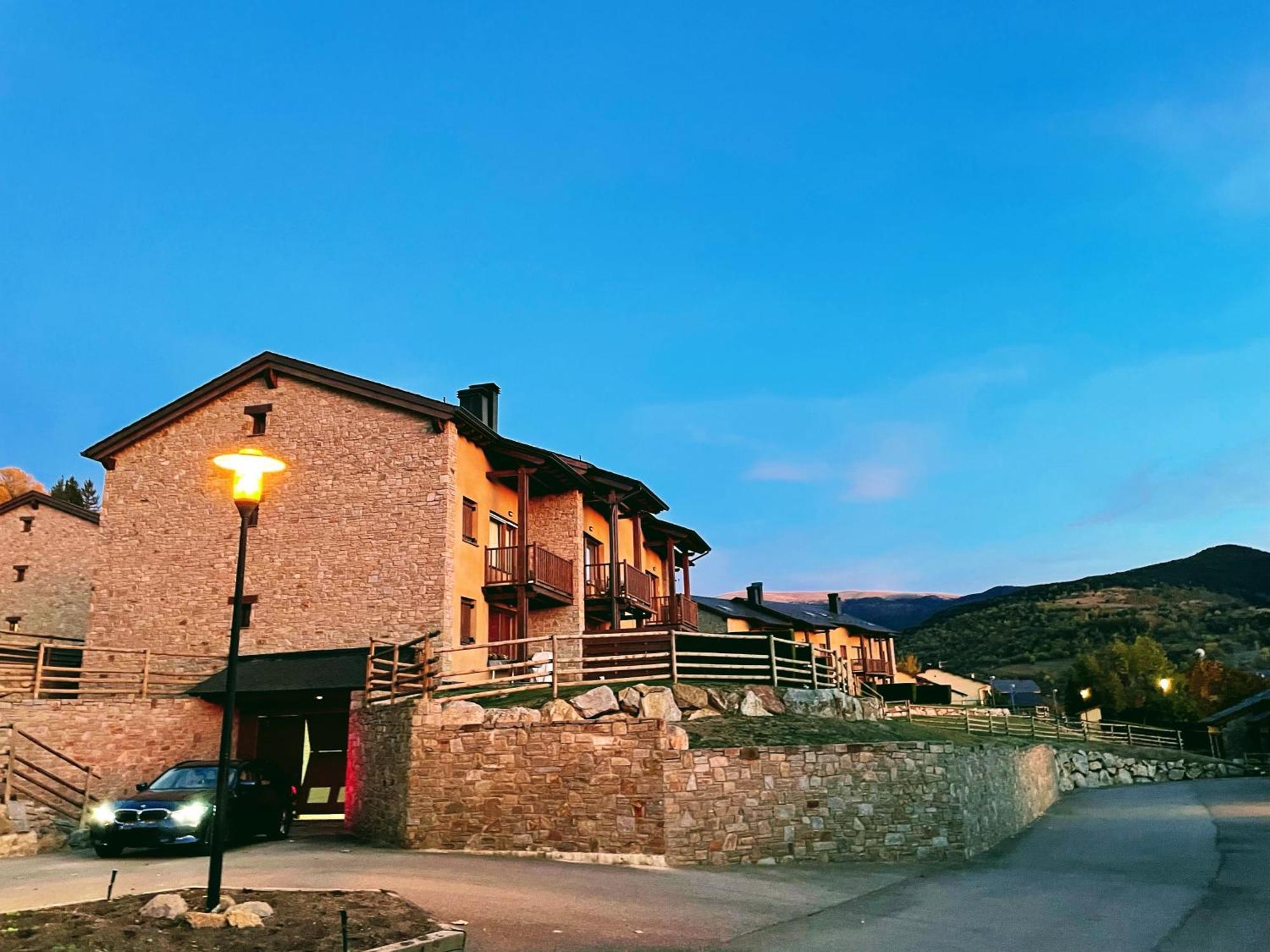 Apartamento Renovado Con Jardin Privado, Parking ,Wifi Y Piscina Osséja Eksteriør billede